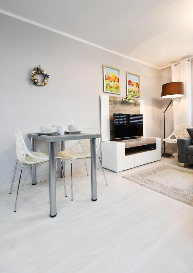 Apartament Dworcowa Apartment Колобжег Екстериор снимка